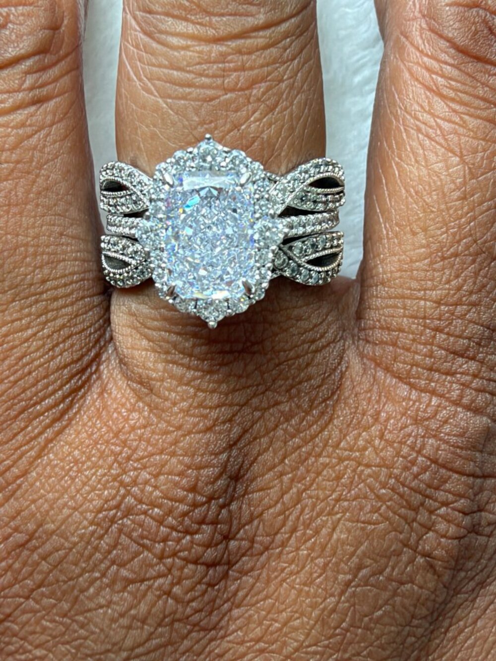 Women's Oval Cut Wedding Band Set